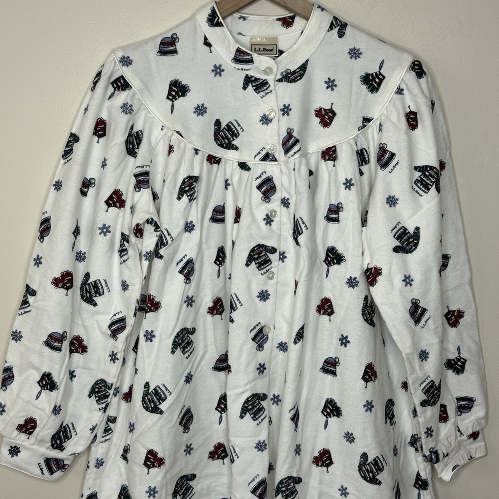 LL Bean Flannel Nightgown Womens XS White Winter Henley Classic Snowflake Cozy